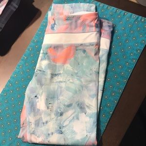 Lululemon crop tights.